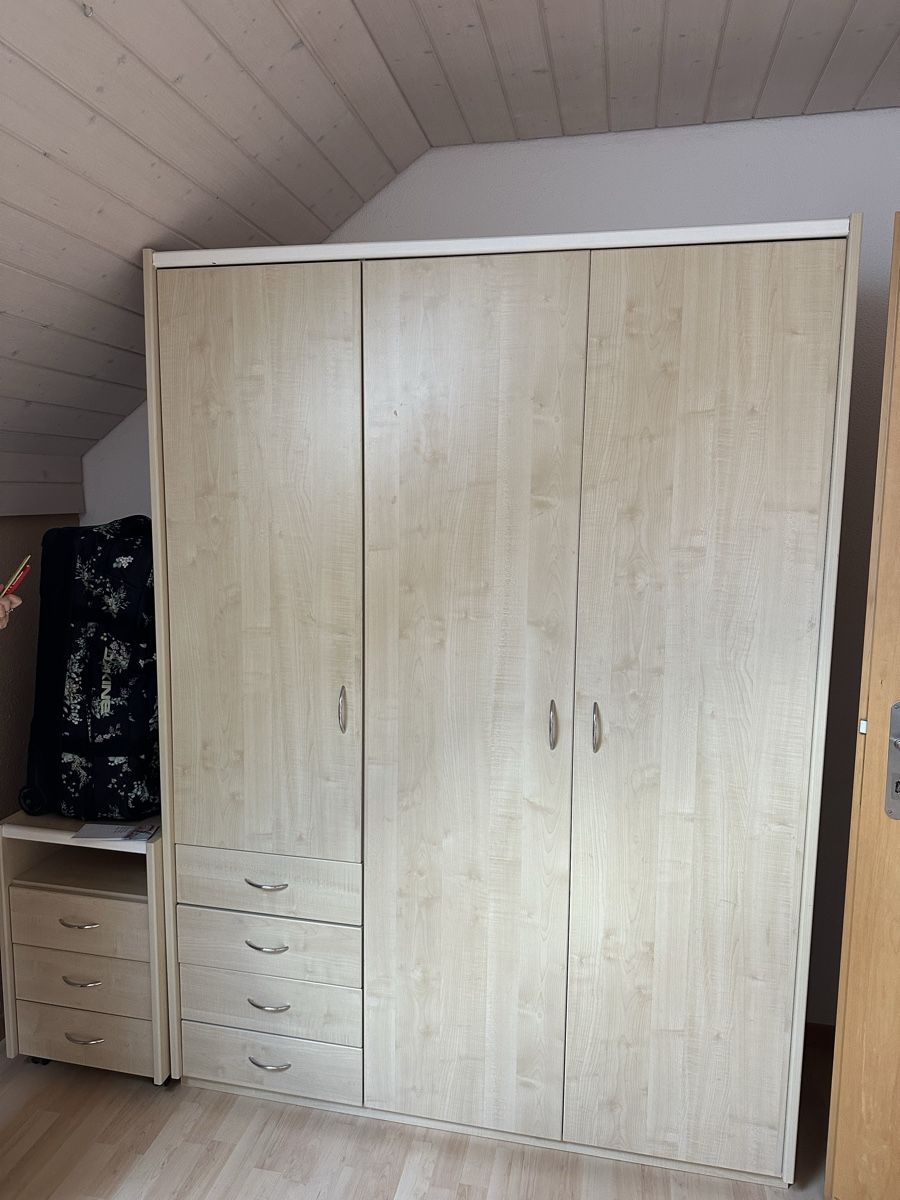 Armadi: Kleiderschrank Buche hell und Schubladen – Usato da Erlinsbach venduto da Hunzis