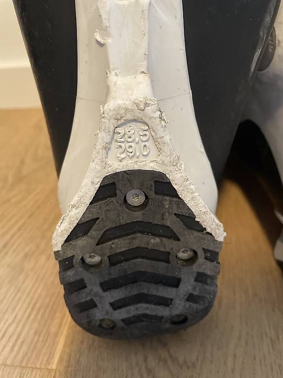 Chaussures garçon: Bottes ski chauffantes 28.5-29 – D'occasion à Yvonand par shu_d5dd 4
