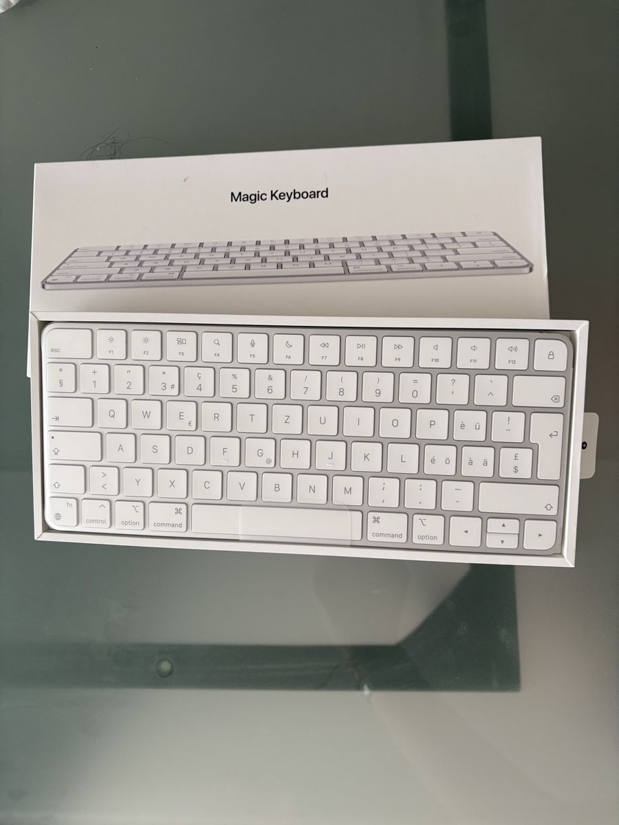 Apple Tastaturen: Apple Magic Keyboard – Schweizer Layout – Weiss/Silber – Gebraucht aus Basel von Bella-94 1