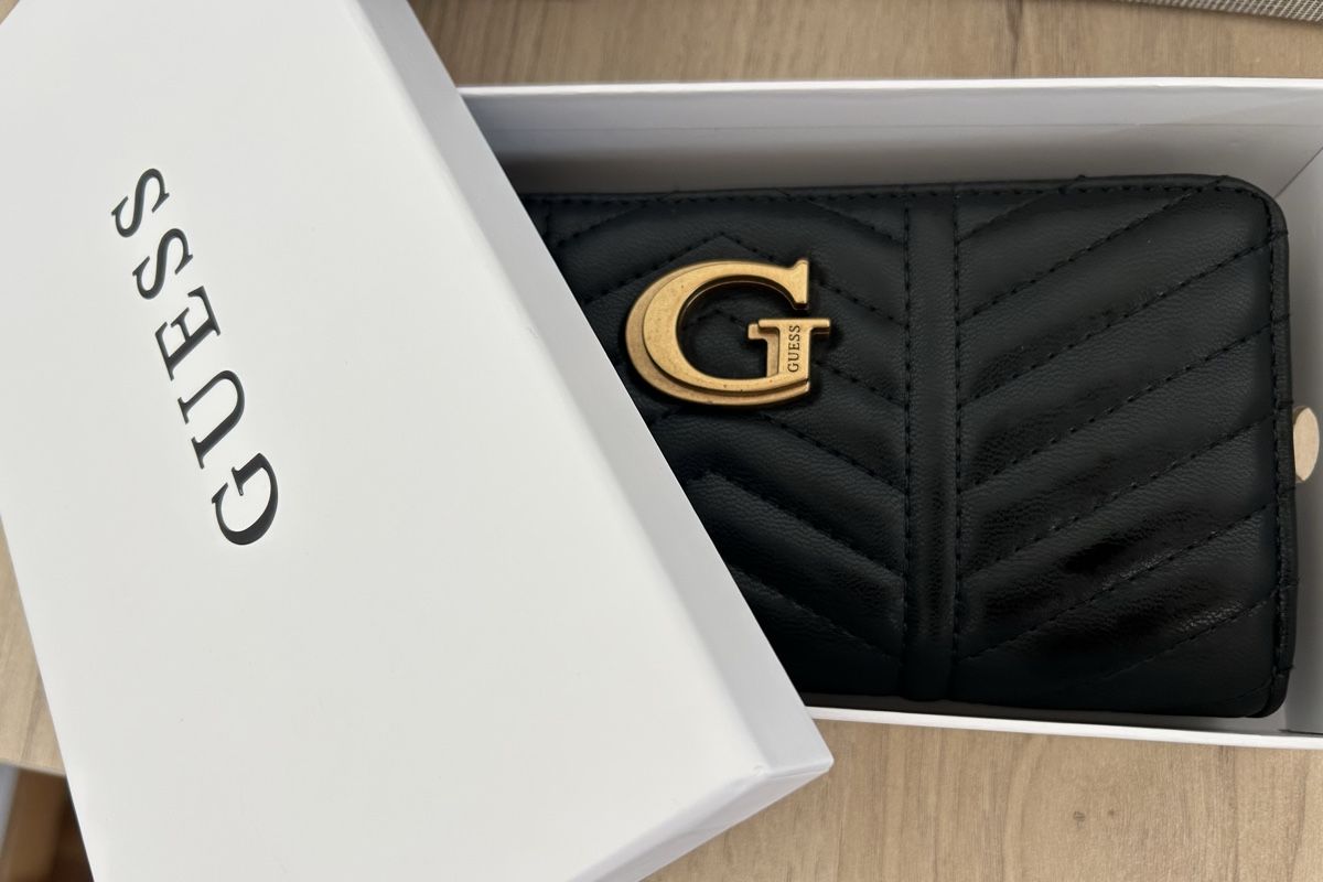 Portemonnaie: Portefeuille Guess – Neu (gemäss Beschreibung) aus Neuchâtel von mey_gx5m