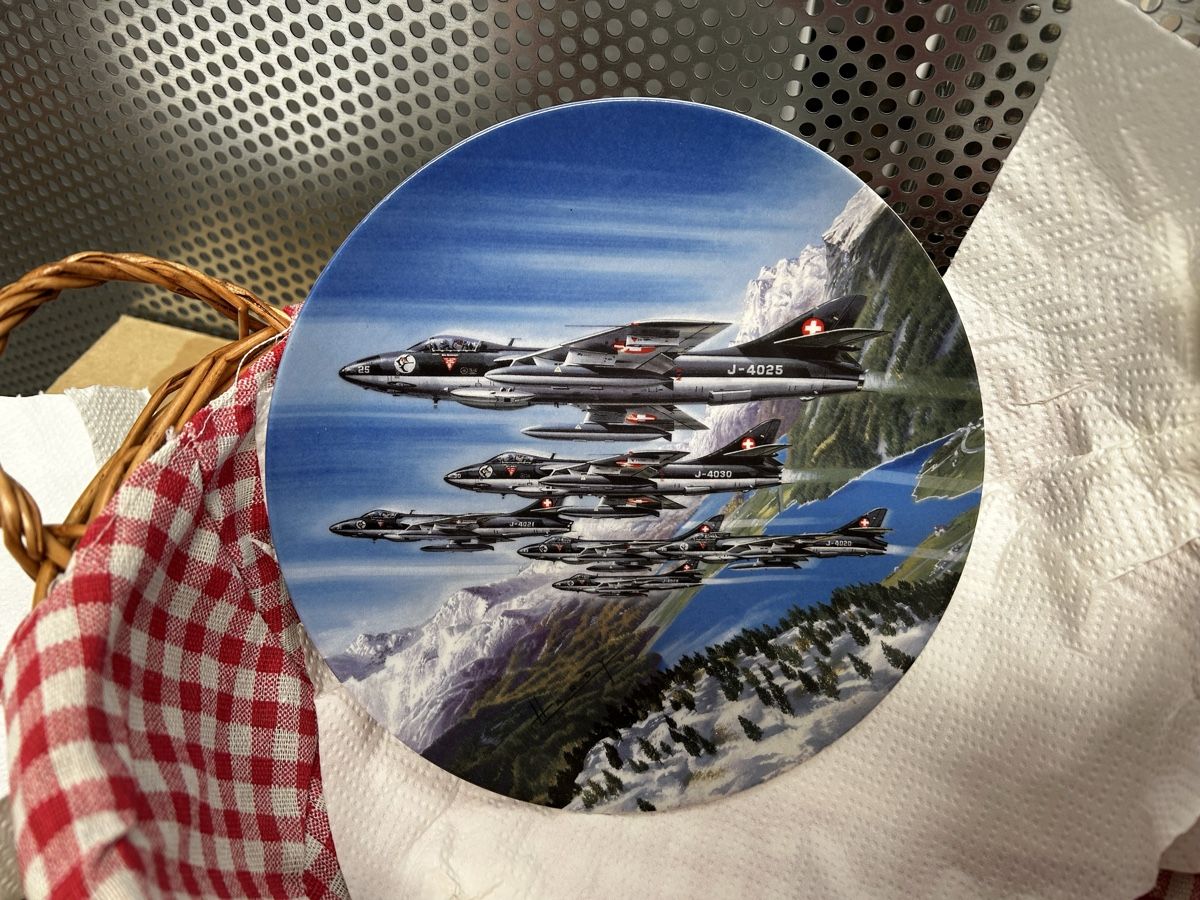 Teller: Schweizer Luftwaffe - Sammelteller – Gebraucht aus Horw von Neotrion 4