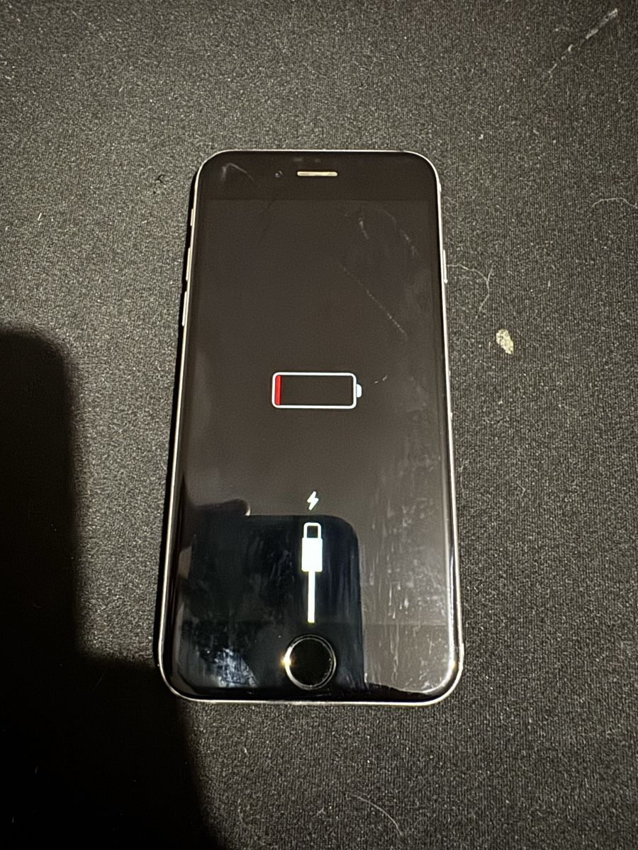 Apple Handys / Smartphones: iPhone 6 défectueux – Defekt aus Vevey von Eiden77
