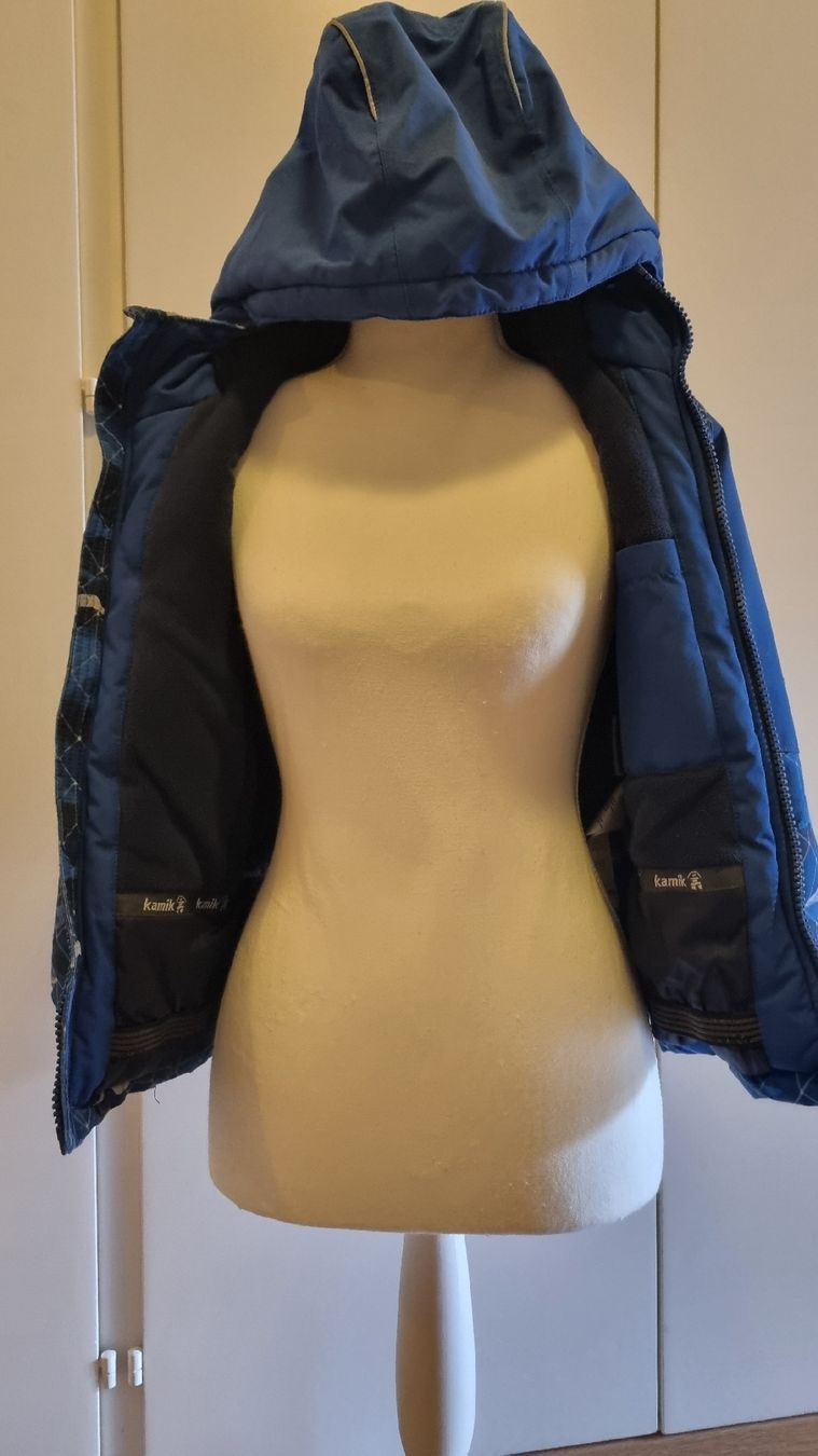 Kamik Jacken & Mäntel: Kamik Kinder Skijacke Grösse 122 – Gebraucht aus Rorbas von Bettlee 1