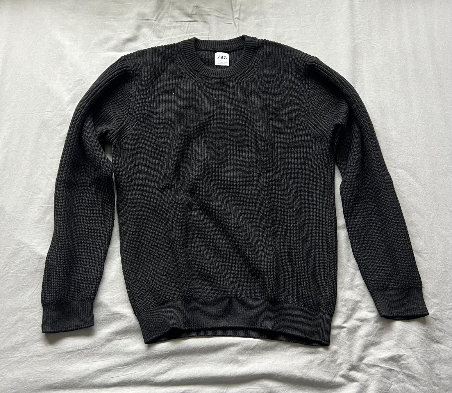 Zara Pullover & Sweatshirts: Zara pullover black – Gebraucht aus Ebikon von mar_nv29