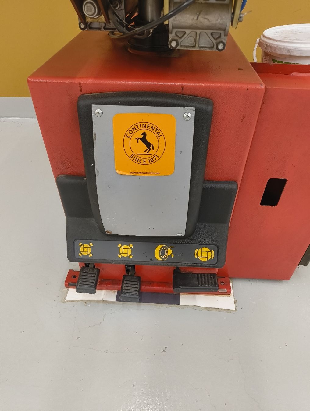 Tutte le macchine: Reifenmontiermaschine – Usato da Ennetbühl venduto da ack_8gnz 2