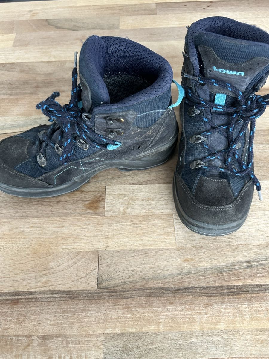 Lowa Scarpe da uomo: Lowa Wanderschuhe Gr.34 – Usato da Breitenbach venduto da Diamondlady 2
