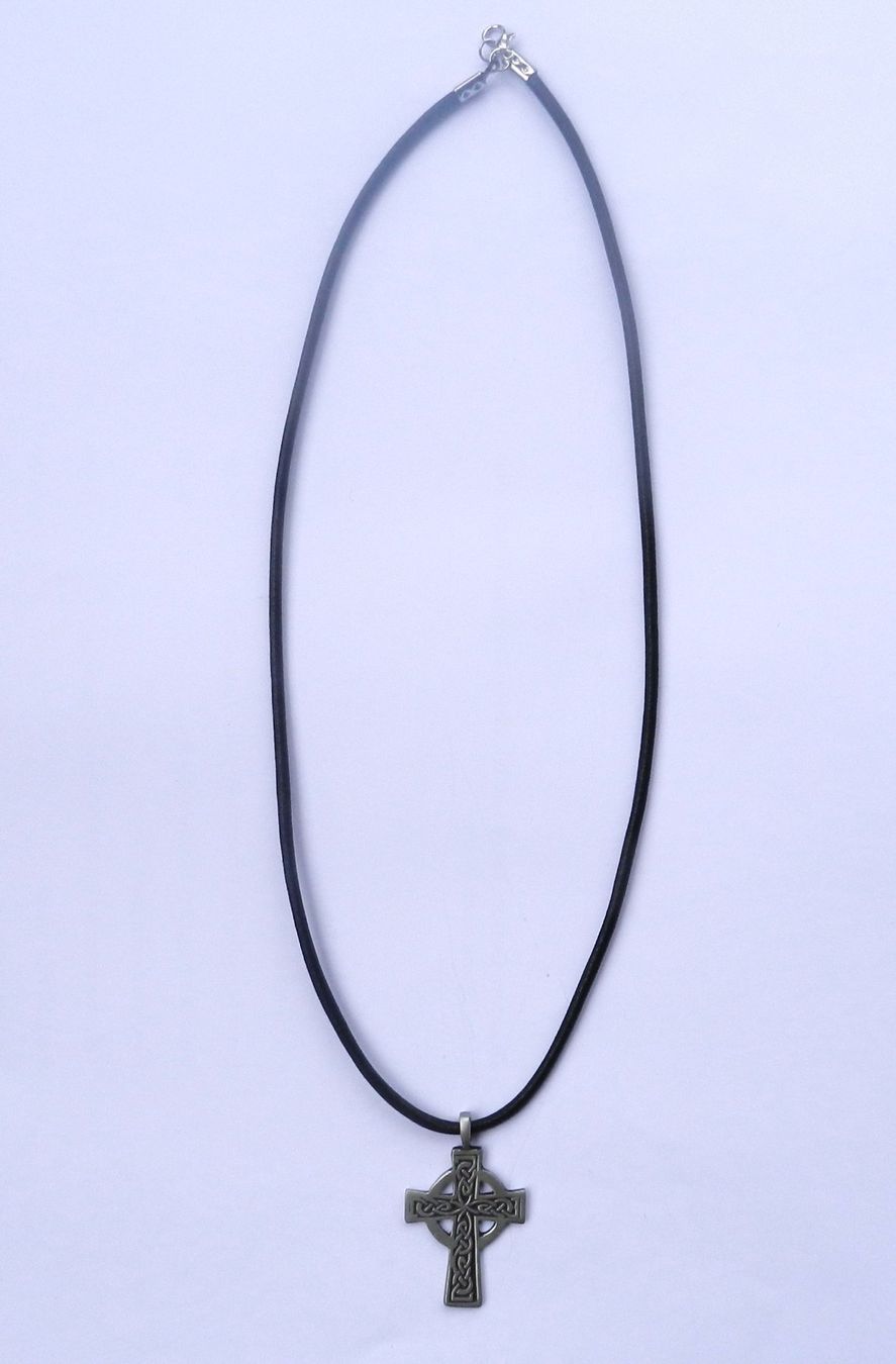 Catenine: Keltisches Kreuz Halskette – Nuovo (secondo la descrizione) da Zürich venduto da hpr_3029 1