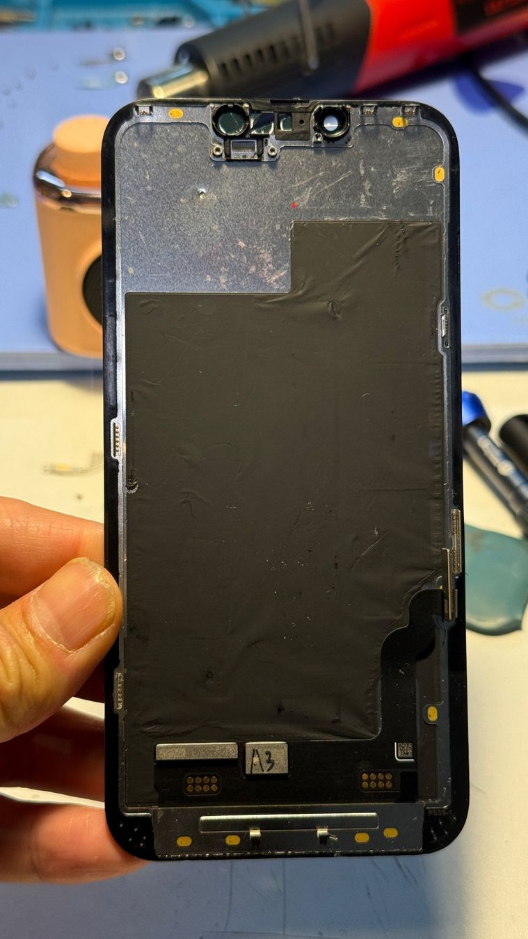 Apple Handys / Smartphones: Écran original d iPhone 13 vitres fissuré – Gebraucht aus Morges von DA-repa