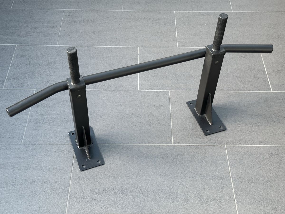 Hometrainer: Klimmzugstange Wand-/Deckenmontage Mehrgriff Pull Up Bar – Usato da Siebnen venduto da Guesswho