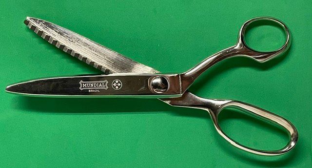 Alle Werkzeuge: Zackenschere Mundial – Gebraucht aus Oberrieden von Ket25 2