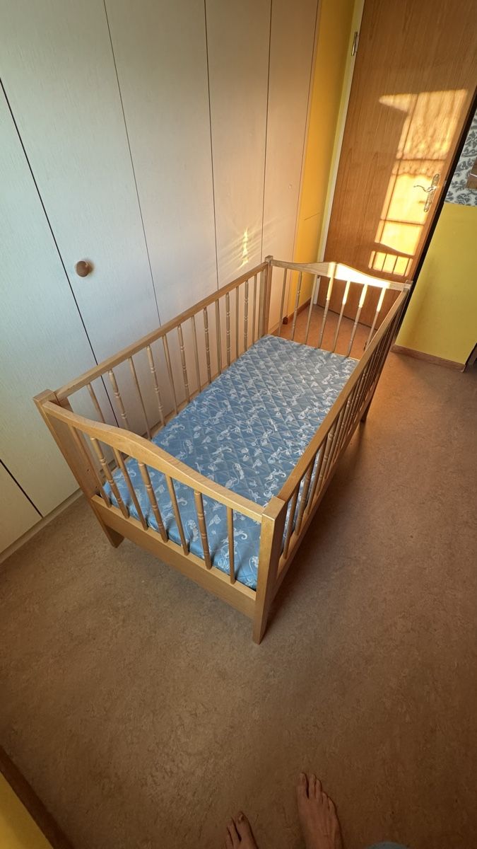 Lits: Kinderbett aus Holz  – D'occasion à Metzerlen par alfons01