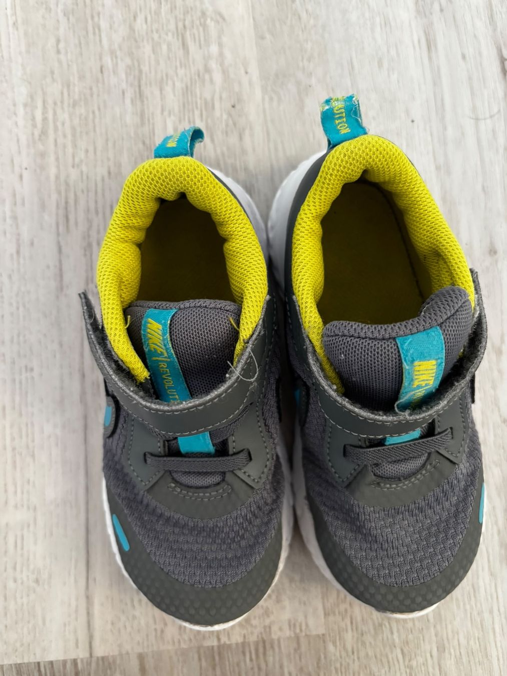 Schuhe für Jungen: Kindersneaker Gr. 27 – Gebraucht aus Hochfelden von rub_rnw5 4