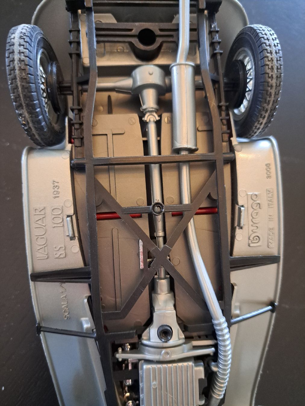 Bburago Modellini d'auto: Modellauto Bburago Jaguar SS 100 1937 silberfarben – Usato da Jona venduto da Strand82 1