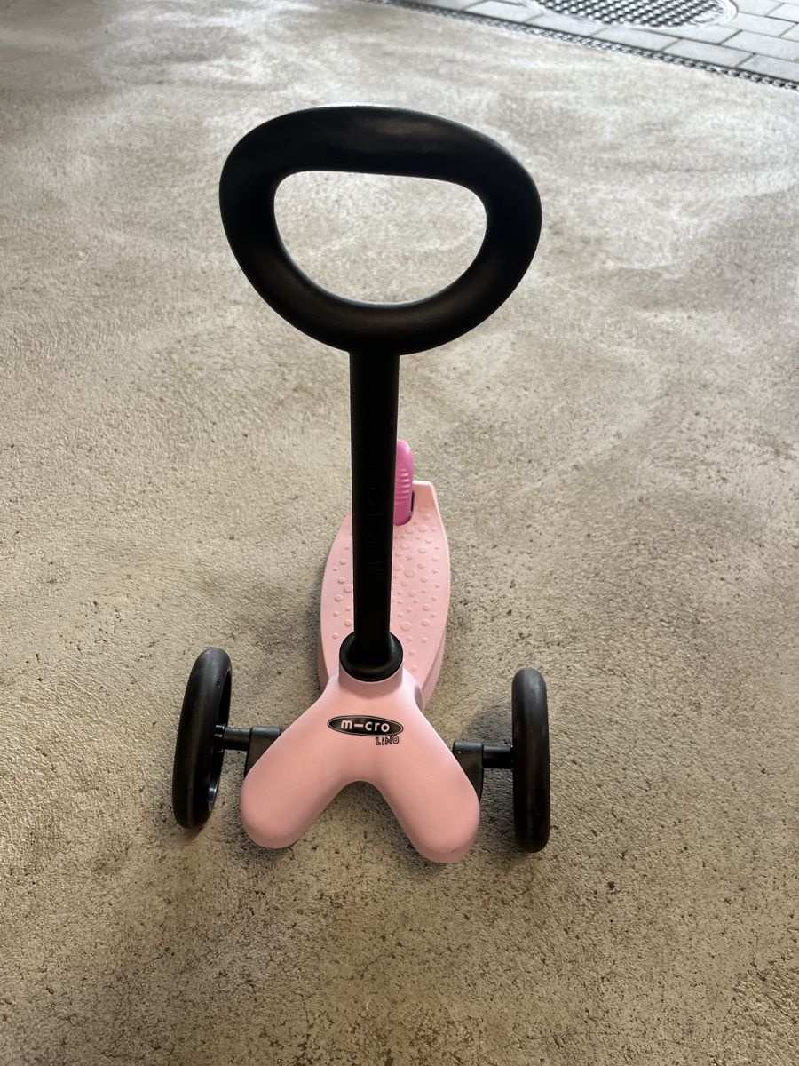 Micro Kickboard: Micro Mini Deluxe Scooter pink push-handle good condition – D'occasion à Watt par Stephsch3