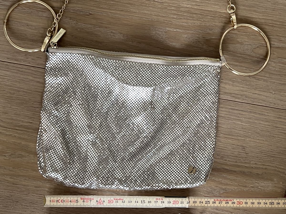 Taschen für Damen: Marke Olga Berg, Chice Abendtasche, Gold-Mesh – Gebraucht aus Ennetbürgen von nat_8vld 1