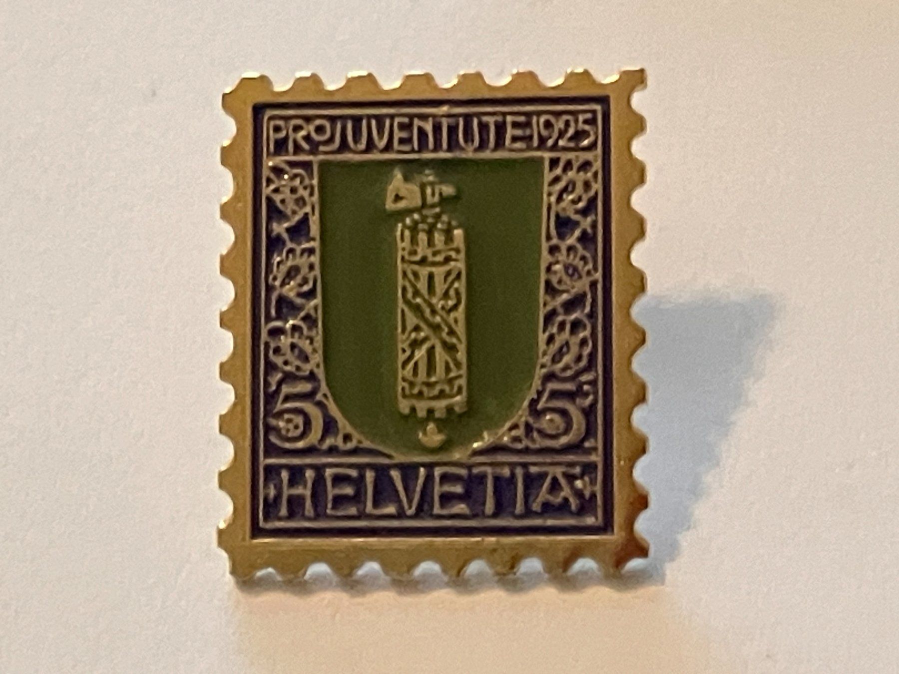 Placchette & Badge: 1 Pin Briefmarke Pro Juventute  – Usato da Basel venduto da djwwpp