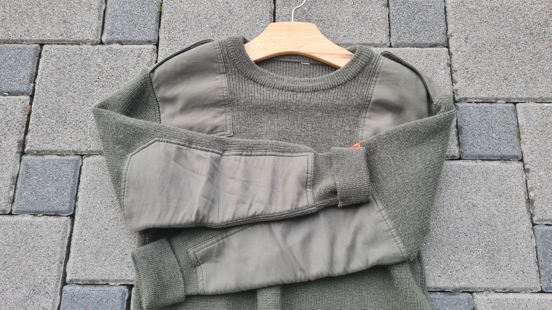Schweizer Armee Uniformi: CH Armee / Instruktoren-Pullover / Pullover / Grösse 50?? – Nuovo (secondo la descrizione) da Safenwil venduto da Husqi2000 1