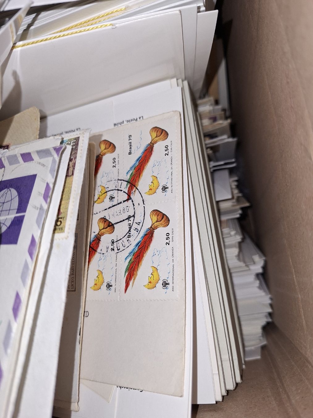 Tutti i francobolli: Kiste ca 8KG Briefmaterial  – Usato da Balgach venduto da SIMEON27 1