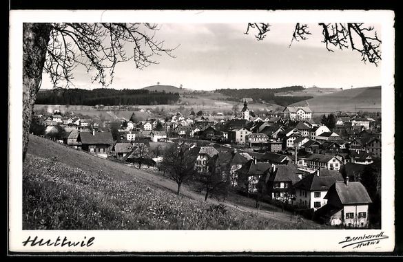Cartoline postali: AK Huttwil, Ortsansicht mit Kirche – Usato da Berlin venduto da bartko-reher