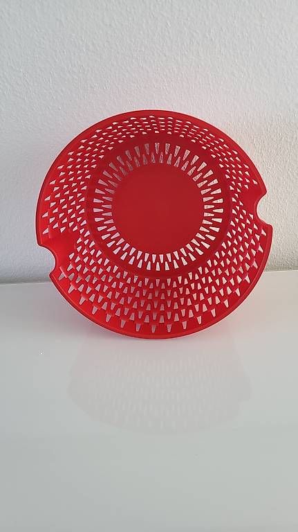Tupperware Contenitori & Simili: TUPPERWARE Sieb f.Salatschleuder NEU – Usato da Therwil venduto da cha_m68j