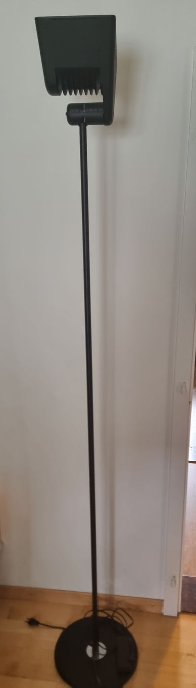 Lampade: Stehlampe schwarz, dimmbar – Usato da Sirnach venduto da KaVau