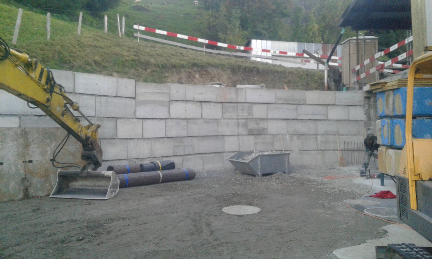 Pietre & tegole: Betonmauersteine – Nuovo (secondo la descrizione) da Reichenburg venduto da Wehutter