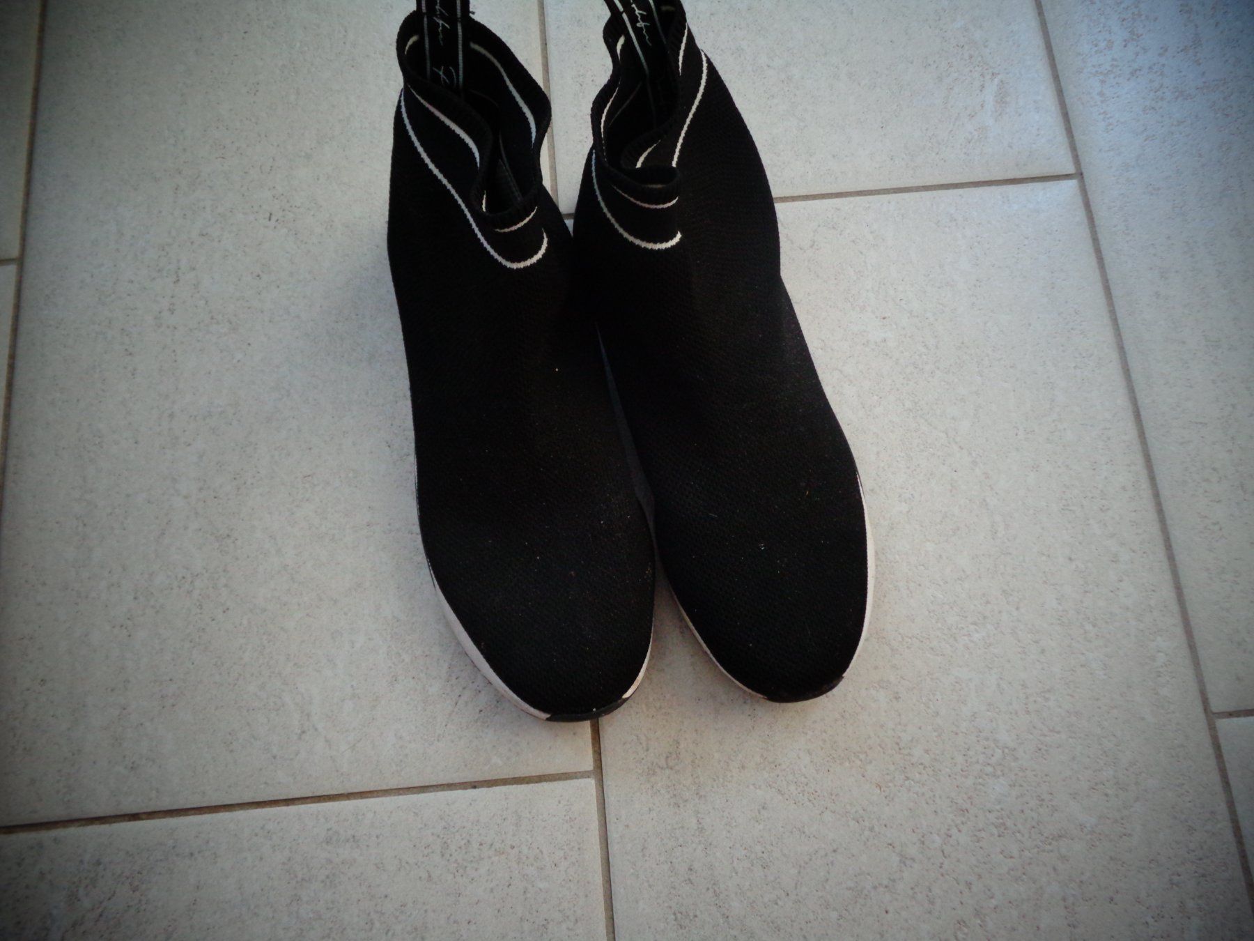 Herrenschuhe: STIEFELETTEN HERREN GR.44 – Gebraucht aus Rotkreuz von Samballi