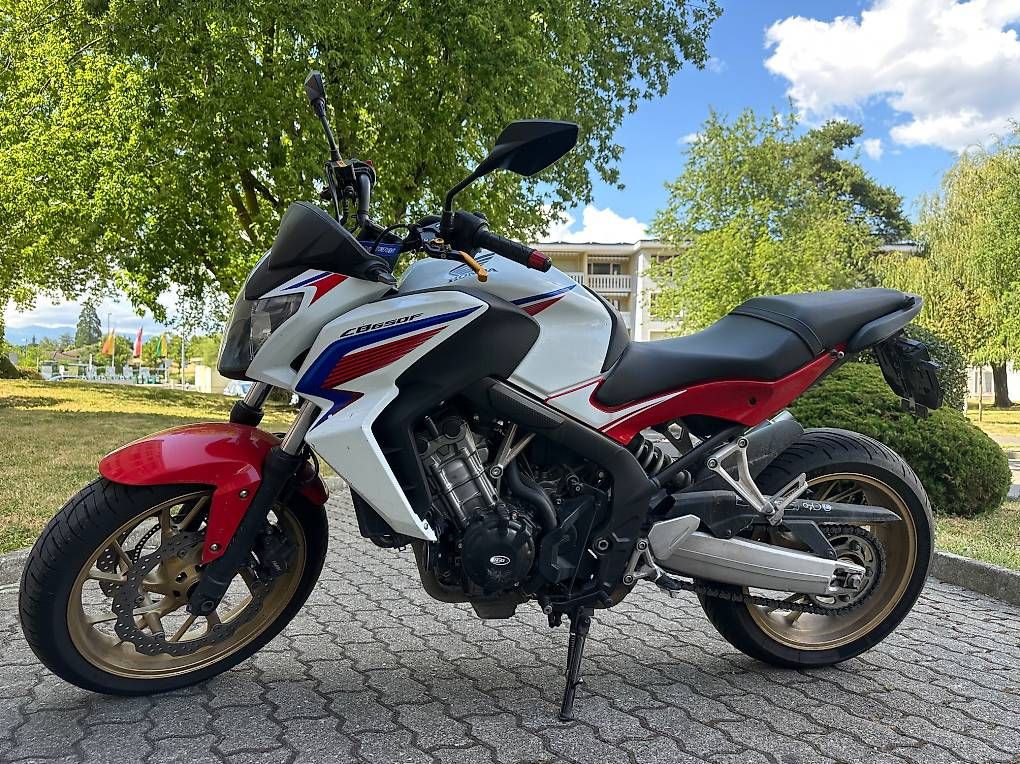 Route: Honda CB650 F – D'occasion à GENÈVE par Davina-Seema