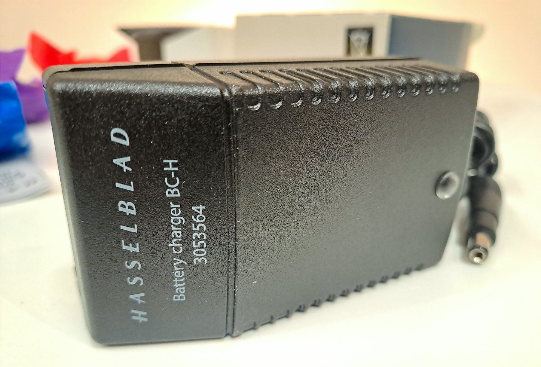 Altri Accessori: Hasselblad battery charger H – Usato da Genève venduto da Blowupster 2