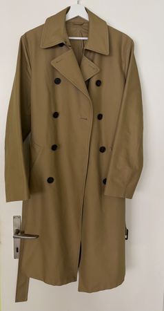 Elegant beige trench coat - perfect for spring weather