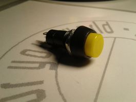 Druckschalter gelb