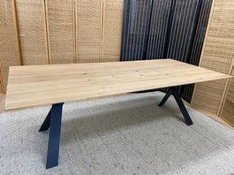 Tisch LINJA von Wimmer Asteiche bianco 240 x 110 cm