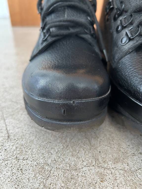 Scarpe da donna: Schweizer Armeestiefel, Gr. 38 – Usato da Domat/Ems venduto da lut_96v7 4