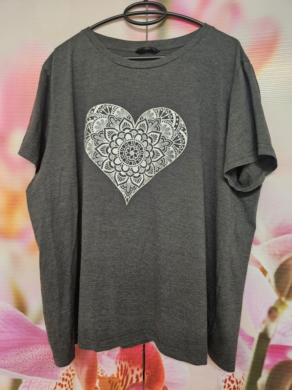 T-Shirts: Herz Damenshirt Grösse: 3XL – Gebraucht aus Vaduz von pilot1001