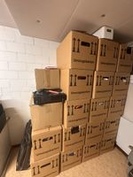 Kleidung Packet 19 Kartons Jacken , Schuhe , TShirts , Tasch