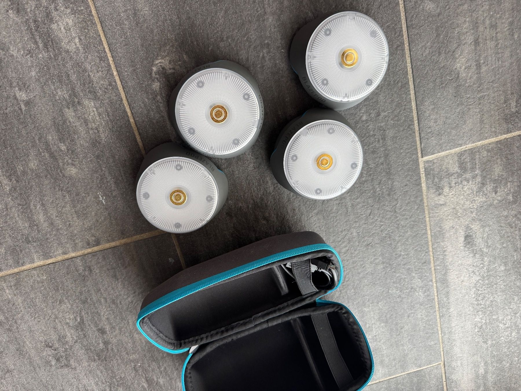 Hometrainer: BlazePods Standard Kit 4 Pods – Nuovo (secondo la descrizione) da Brügg BE venduto da celiamal3a 1