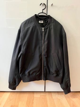 Schwarze Bomberjacke von Weekday Grösse S | Übergangsjacke