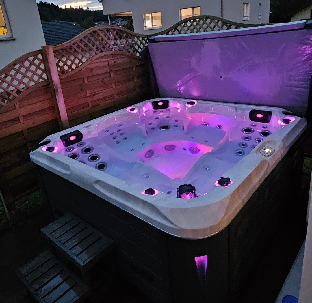 Whirlpool: Whirlpool Balboa Typ San Diego – Difettoso da Lütisburg-Station venduto da Egli-Landmaschinen 1