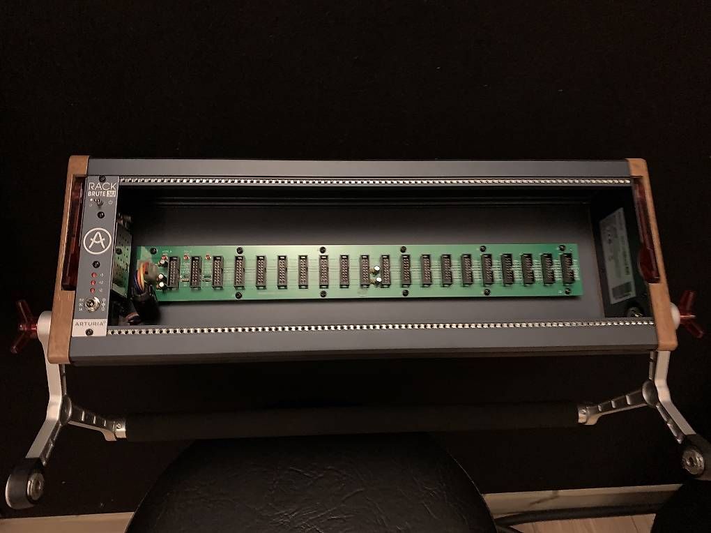 Strumenti musicali: Arturia RackBrute 3U  come nuovo – Usato da Massagno venduto da con_8wsq