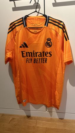 Real Madrid Away Kit 24/25 (player version) Vini Jr.