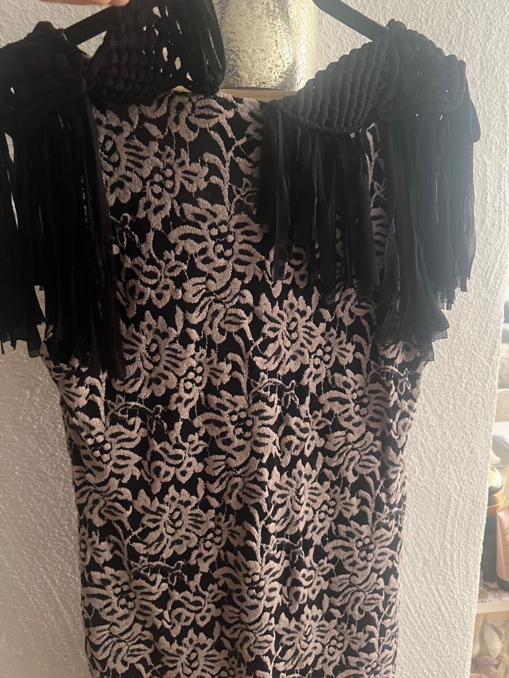 Vestiti: Kleid Spitzenmuster Fransen neuwertig – Usato da Bern venduto da kaeffy 2