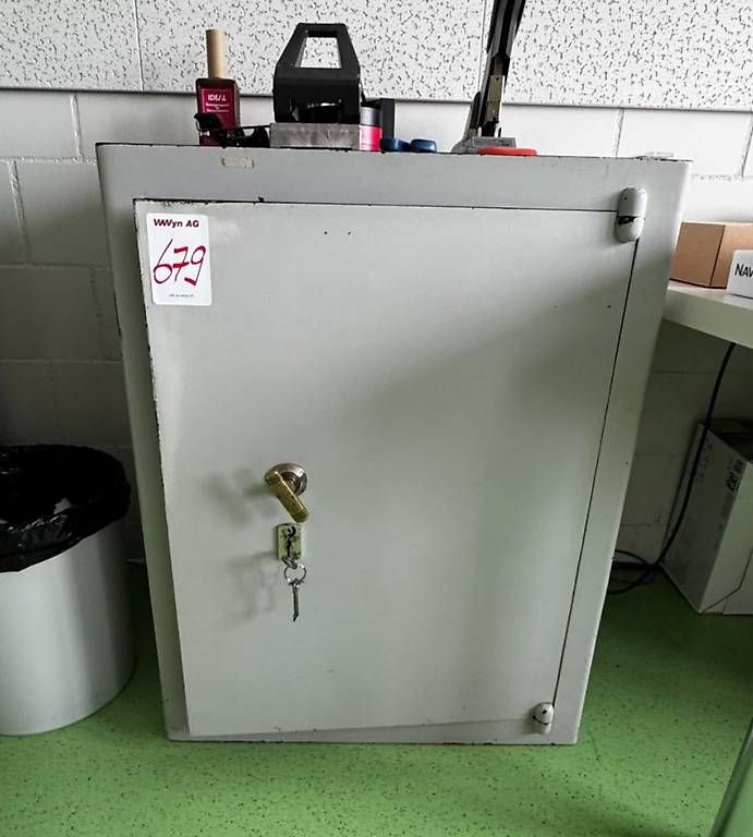 Coffre-fort: Tresor mit Schlüssel – D'occasion à Luzern par Swiss-Garage