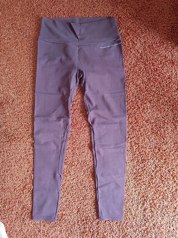 Yemocean Leggings: Yemocean Leggins Brombeer Größe M – Usato da Luzern venduto da doris88 2