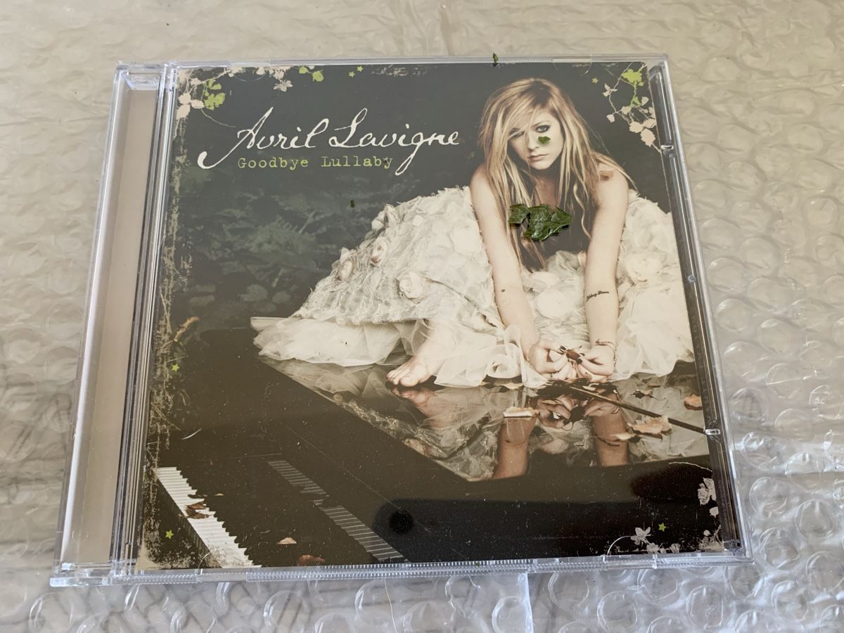 CD: Avril Lavigne - Goodbye Lullaby CD – Usato da Thun venduto da mar_6vkg