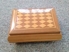 Musikdose Schmuckschatulle Holz Intarsien Handarbeit