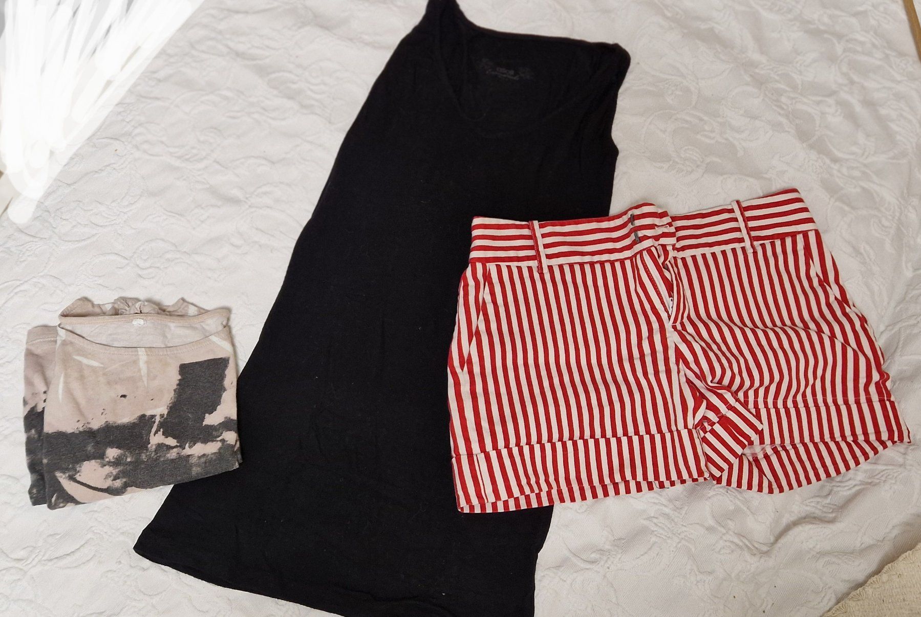 Lots de vêtements: Lot été taille M – D'occasion à Epalinges par Ozili