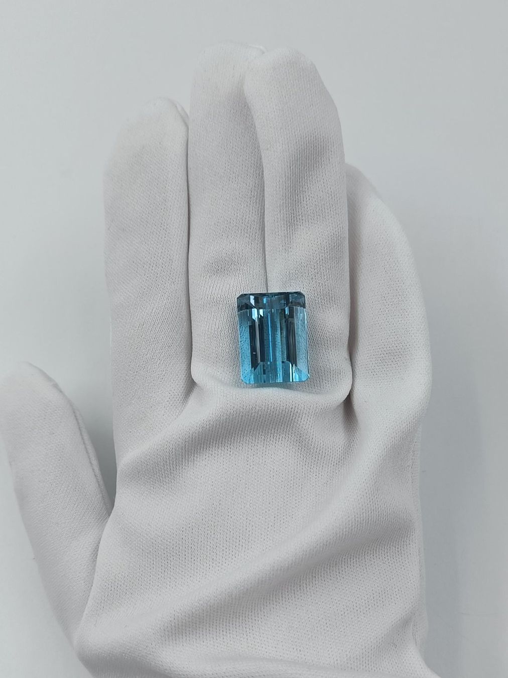 Pietre preziose: 1 AQUAMARIN 41.20 CT. – Usato da Luzern venduto da EdiGem 9