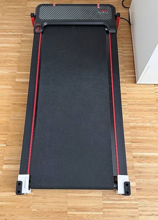 Hometrainer: Walking Pad mit Neigung 1-6km/h – Usato da Zürich venduto da Robde