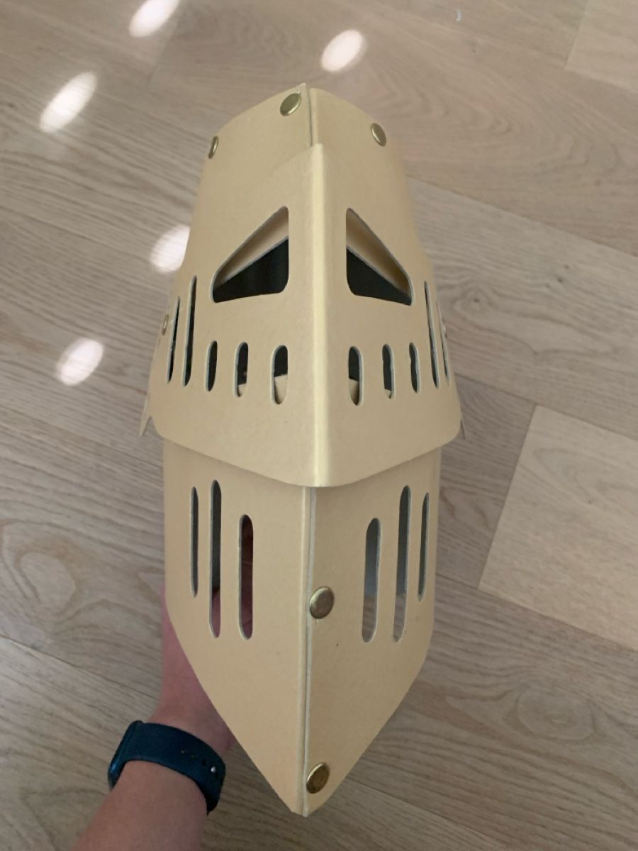 Costumi: Kinder Ritterhelm (Karton) – Usato da St. Gallen venduto da Jvegas 2