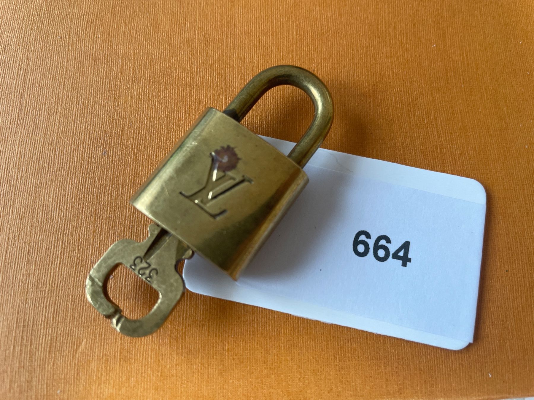 Lucchetti: Louis Vuitton Schloss - Nr. 664 – Usato da Hittnau venduto da LuxAndMore